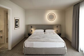 ADELANTE Boutique Hotel