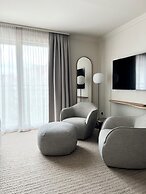 ADELANTE Boutique Hotel