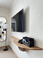 ADELANTE Boutique Hotel