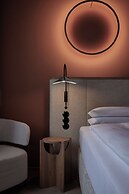 ADELANTE Boutique Hotel