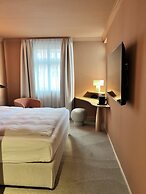 ADELANTE Boutique Hotel