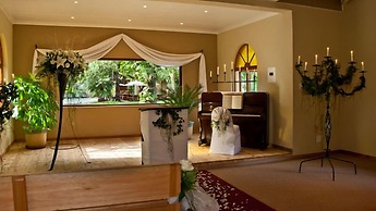 Hotel Numbi and Garden Suites