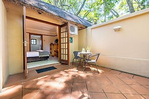 Hotel Numbi and Garden Suites