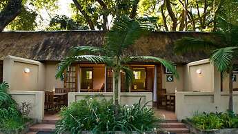 Hotel Numbi and Garden Suites