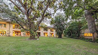 Hotel Numbi and Garden Suites