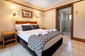 Hotel Numbi and Garden Suites