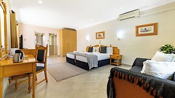 Hotel Numbi and Garden Suites