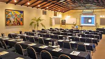 Hotel Numbi and Garden Suites