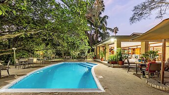 Hotel Numbi and Garden Suites