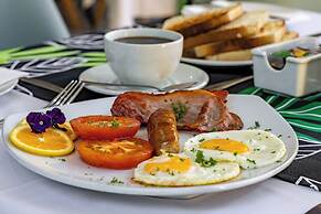 Hotel Numbi and Garden Suites