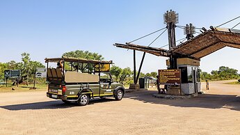 Hotel Numbi and Garden Suites