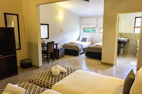 Hotel Numbi and Garden Suites