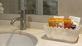 Hotel Numbi and Garden Suites