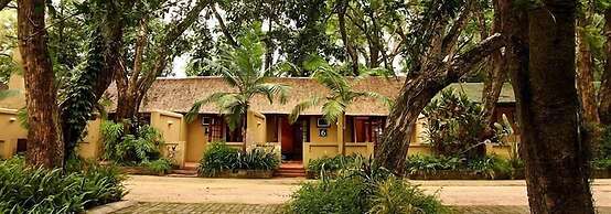 Hotel Numbi and Garden Suites