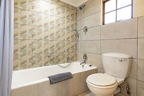 Hotel Numbi and Garden Suites