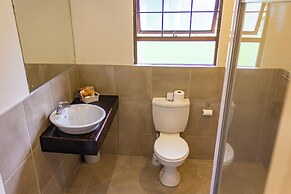 Hotel Numbi and Garden Suites