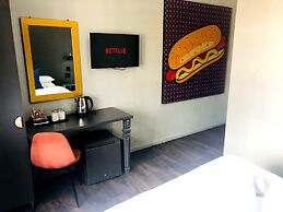 Elephant Springs Hotel