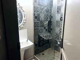 Elephant Springs Hotel