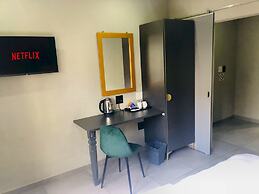 Elephant Springs Hotel