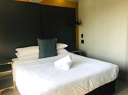 Elephant Springs Hotel