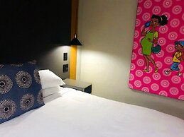 Elephant Springs Hotel