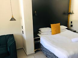 Elephant Springs Hotel