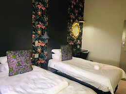 Elephant Springs Hotel