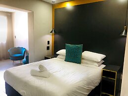 Elephant Springs Hotel