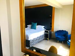 Elephant Springs Hotel