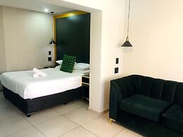 Elephant Springs Hotel