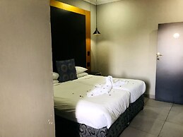 Elephant Springs Hotel