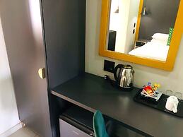 Elephant Springs Hotel