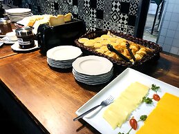 Elephant Springs Hotel