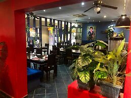 Elephant Springs Hotel