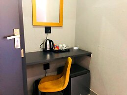 Elephant Springs Hotel