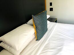 Elephant Springs Hotel