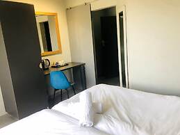 Elephant Springs Hotel