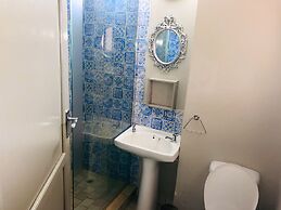 Elephant Springs Hotel