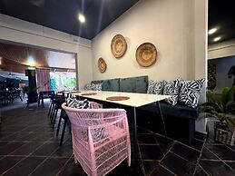 Elephant Springs Hotel