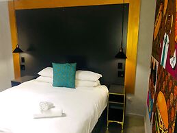 Elephant Springs Hotel