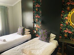 Elephant Springs Hotel