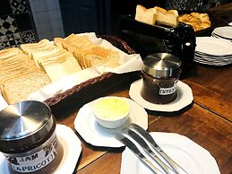 Elephant Springs Hotel