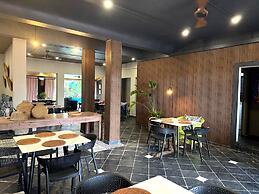 Elephant Springs Hotel