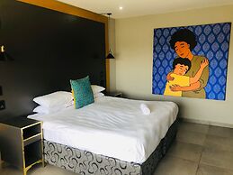 Elephant Springs Hotel