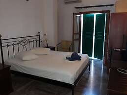 Ifestia Hotel Santorini