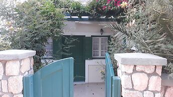 Ifestia Hotel Santorini