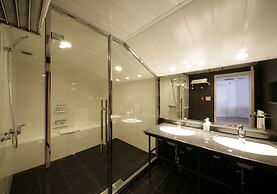 The Ridge Hotel & Apartments