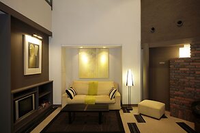 The Ridge Hotel & Apartments