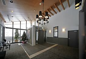 The Ridge Hotel & Apartments