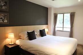 The Ridge Hotel & Apartments